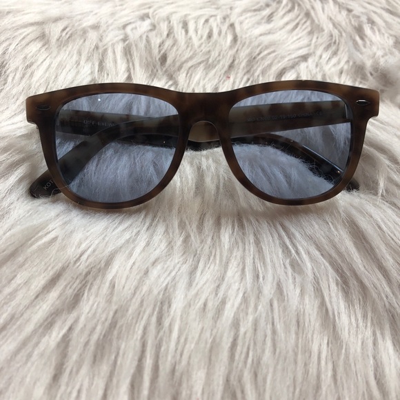 Diff Eyewear sunglasses! NEVER WORN!!!! - Picture 3 of 4